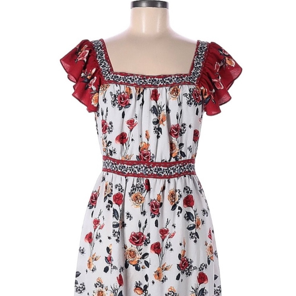 Max Studio beautiful floral maxi dress